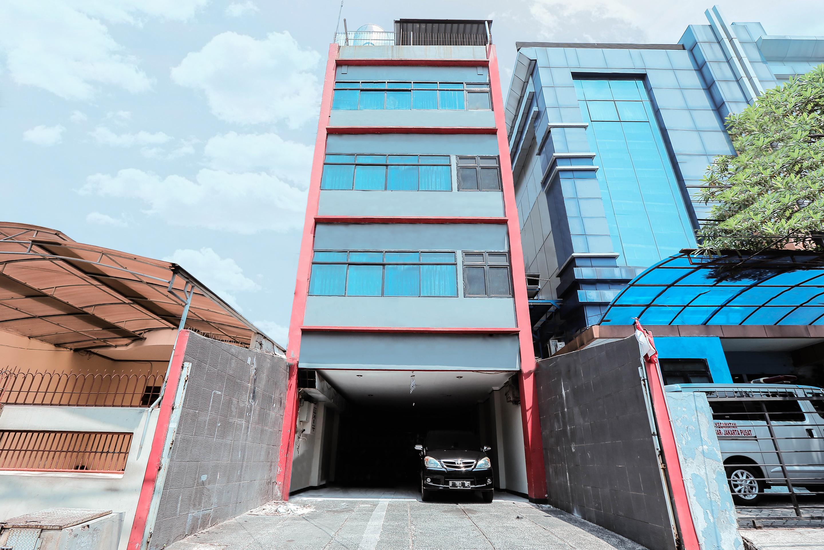 Oyo 117 Blueberry Homestay Джакарта Екстер'єр фото