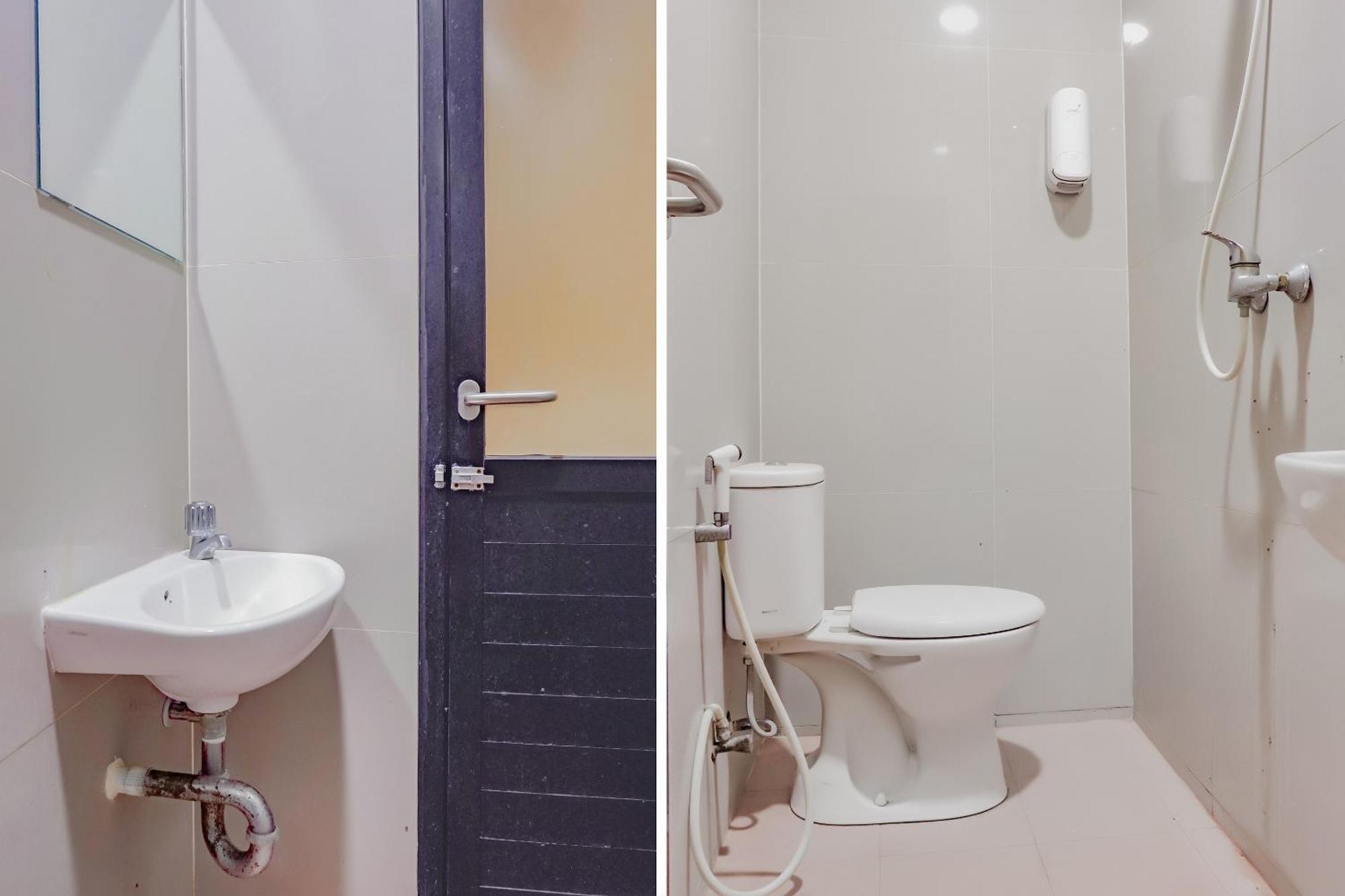 Oyo 117 Blueberry Homestay Джакарта Екстер'єр фото