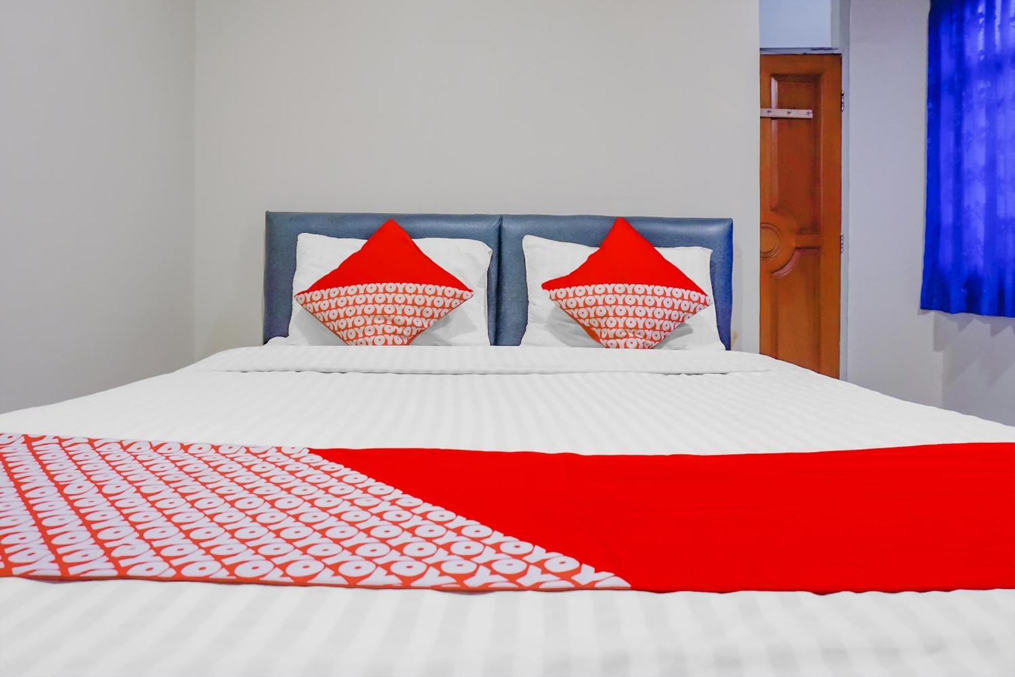 Oyo 117 Blueberry Homestay Джакарта Екстер'єр фото