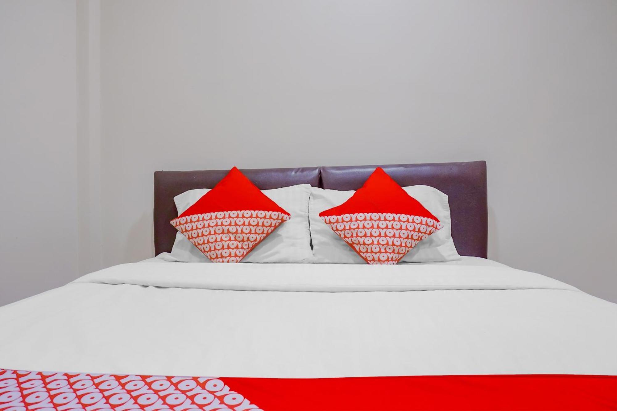 Oyo 117 Blueberry Homestay Джакарта Екстер'єр фото