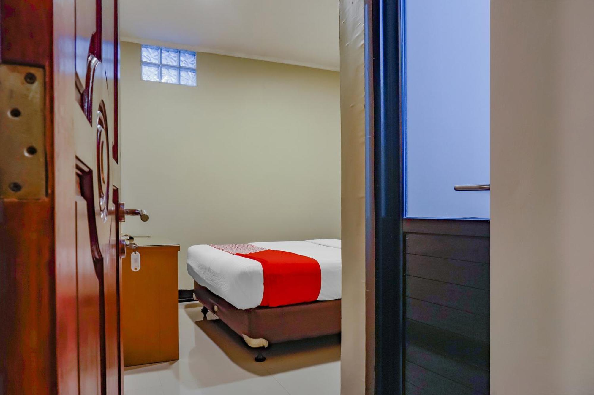 Oyo 117 Blueberry Homestay Джакарта Екстер'єр фото