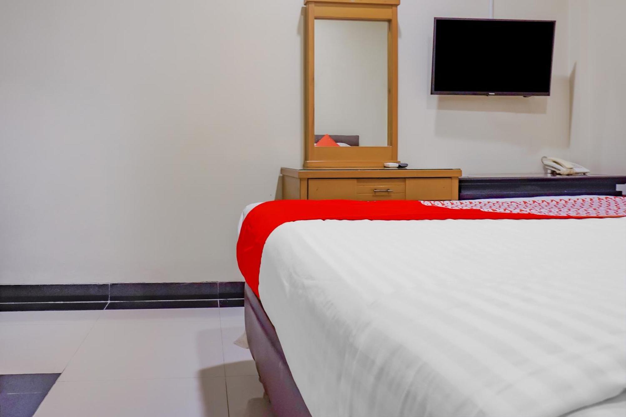 Oyo 117 Blueberry Homestay Джакарта Екстер'єр фото