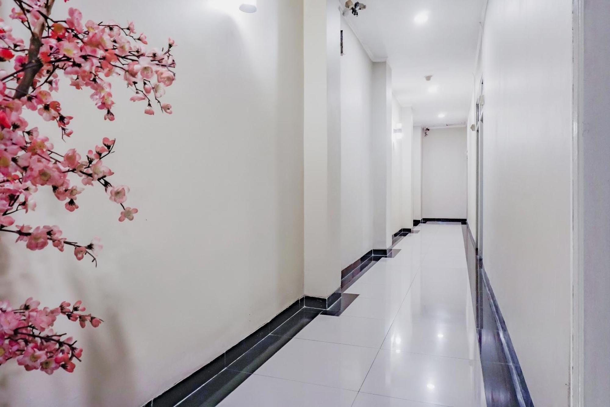 Oyo 117 Blueberry Homestay Джакарта Екстер'єр фото